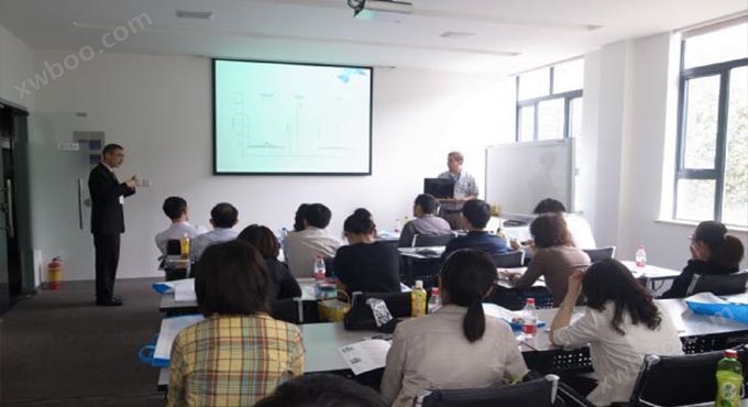 仪真公司举办在线固相萃取/液相联用技术研讨会